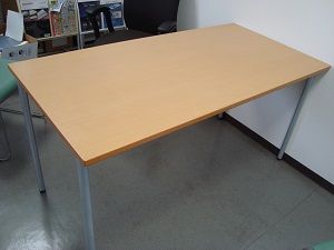 PLUS会議用テーブル